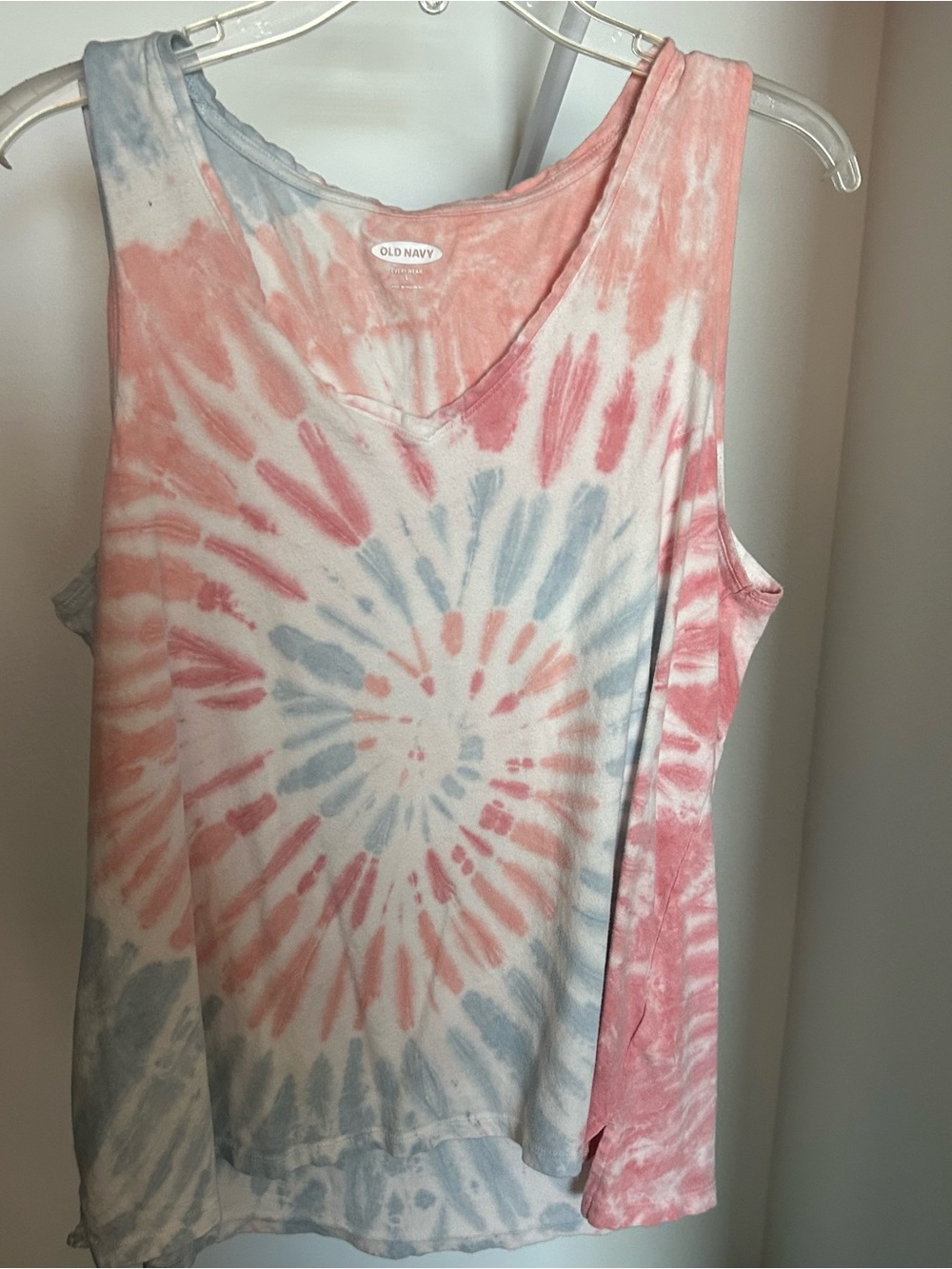 Old Navy Tie-Dye V-Neck Tank Top in Pink & Light Blue